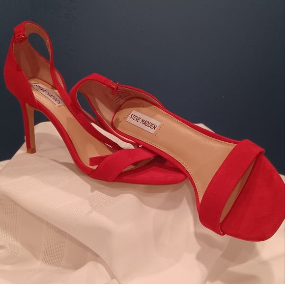 Steve Madden Shoes - Pre-owned Steve Madden Women's Fame Suede Red Ankle-High Heels Shoes Size 8m